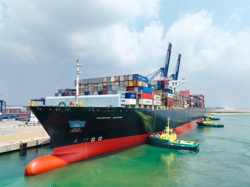 Lekki Deep Sea Port receives a 13,092 TEUs vessel